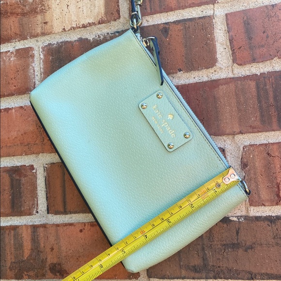 Kate Spade Wristlet - Picture 4 of 9